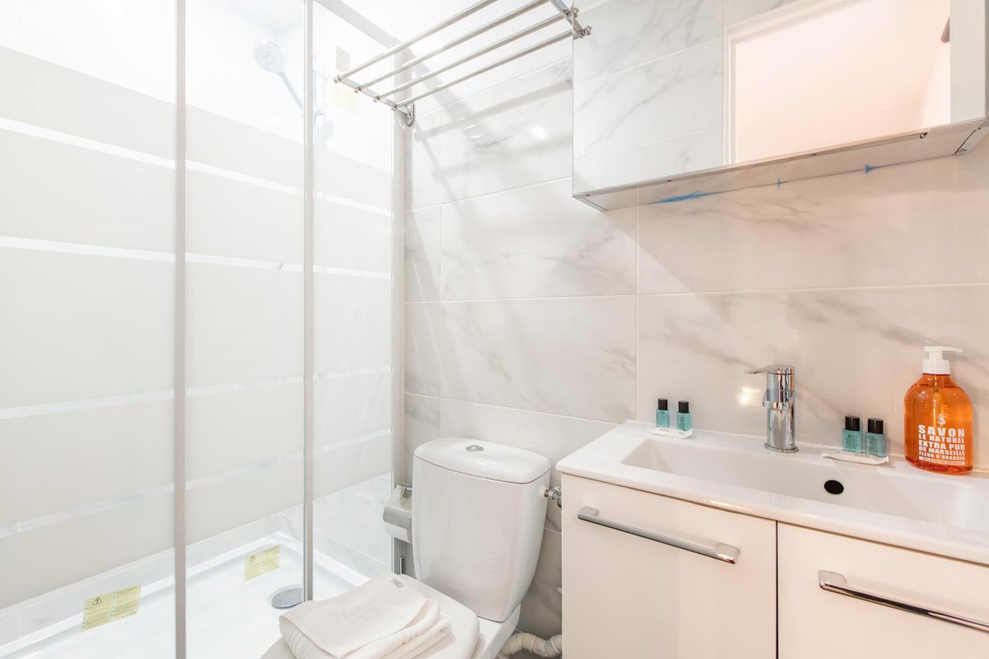 Spacious And Bright 2-Bedroom Large Apartment Very Close To Paris - Near Metro Boulogne-Billancourt Exterior foto